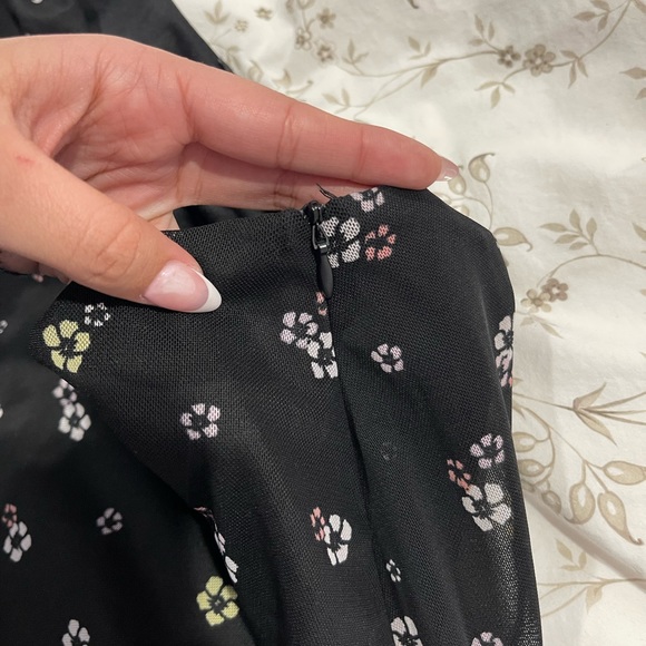 Forever 21 mini floral mesh skirt - Picture 6 of 7